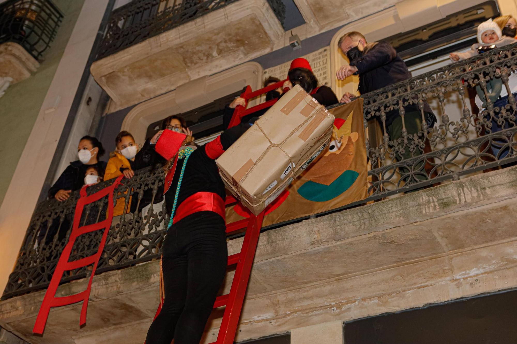 Sin abrazos  a los Reyes magos de Alcoy