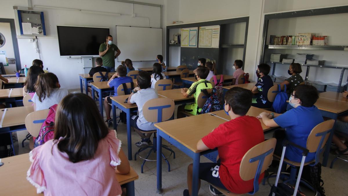 Alumnado en una clase de Primaria.