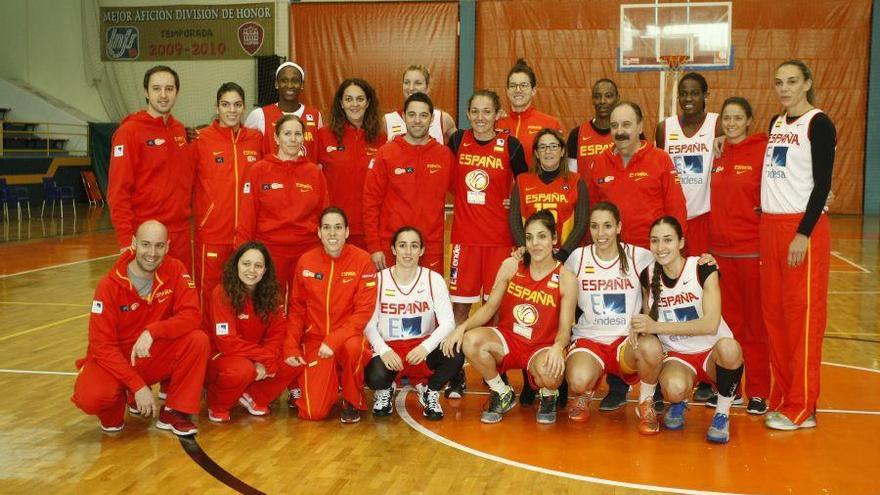 La Selección de Baloncesto, con la presidenta de la Diputación de Zamora