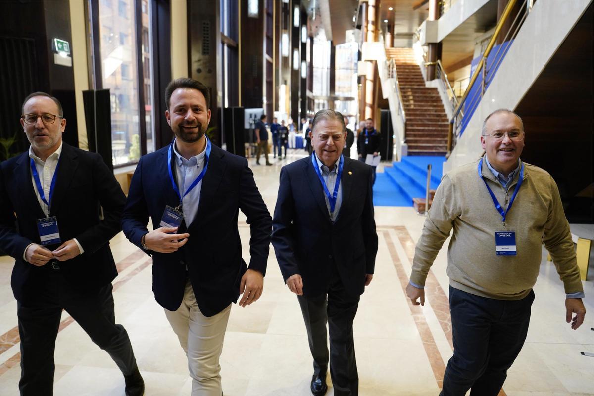 Por la izquierda, Mario Arias, Álvaro Queipo, Alfredo Canteli y Miguel Tellado.