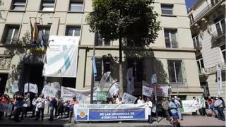 Los médicos andaluces se concentran en Málaga para denunciar la "agonía de la Atención Primaria"