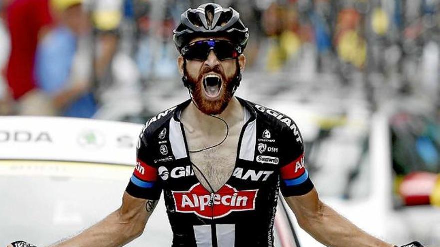 Contador enterra les seves possibilitats de triomf en una caiguda