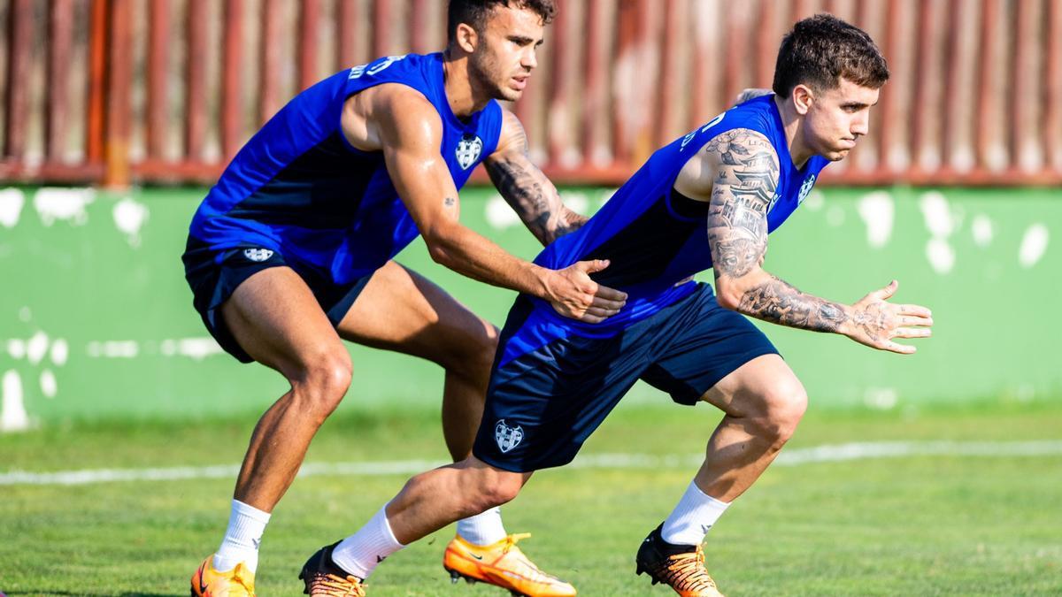 Joni Montiel en el entrenamiento del Levante UD