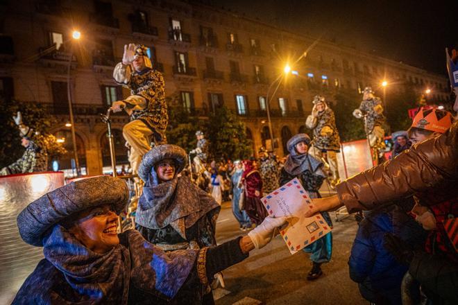 Barcelona abre las inscripciones para participar en la Cabalgata de Reyes 2027: fechas y requisitos