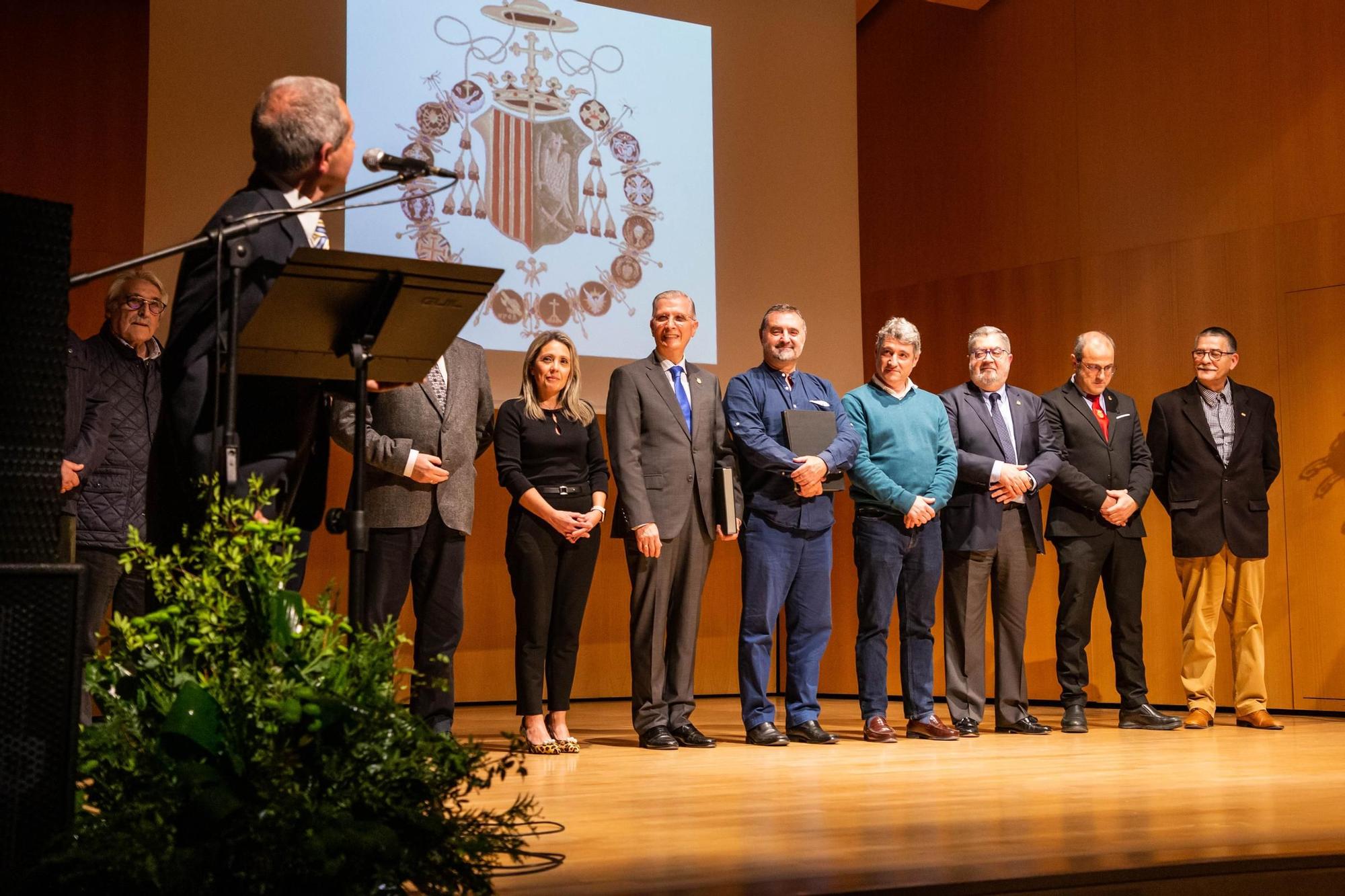 Presentación del libro de Semana Santa 2024 en Orihuela