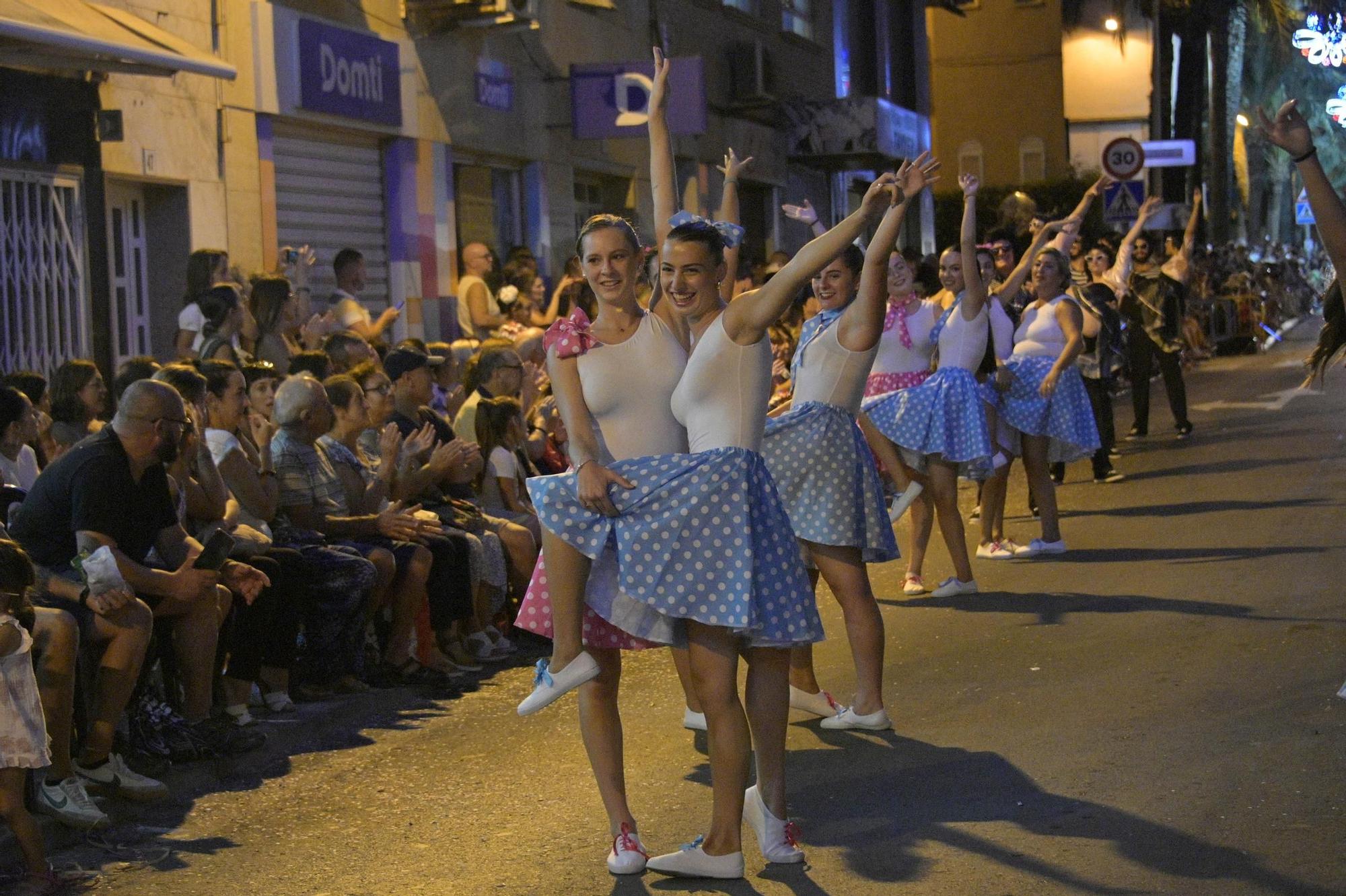 Derroche de musica y color en Santa Pola