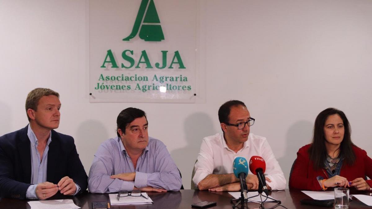 Cs y Asaja coinciden en la necesidad de un Consejería de Agricultura en Extremadura