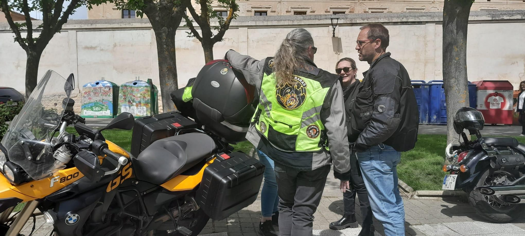 GALERÍA | La ruta de "Moteros de Nevera" de Fuentelapeña hace parada en Toro