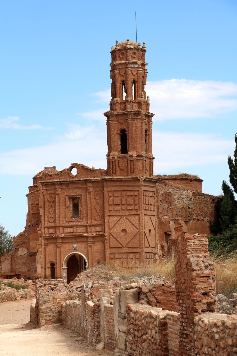La iglesia de San Martín de Tours en Belchite