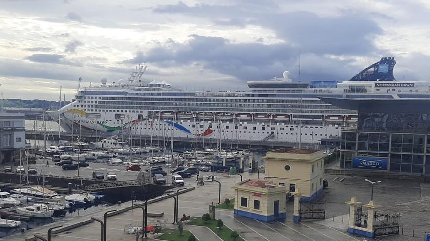 El puerto de A Coruña cerrará octubre con su récord mensual de escalas de cruceros