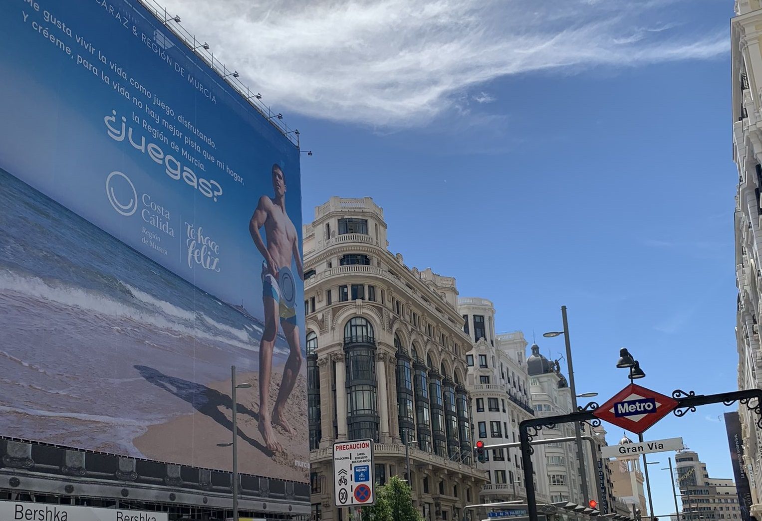 El anuncio de Carlos Alcaraz en la Gran Vía.