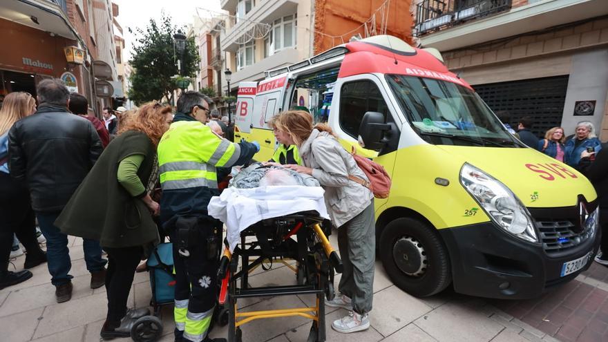 Herida una mujer de avanzada edad al caerle una barra encima en Castelló