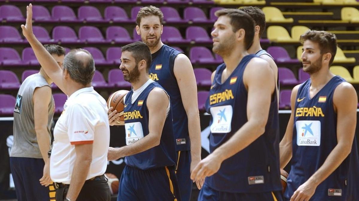 Los jugadores de la selección española de baloncesto durante un entrenamiento previo a los Juegos.