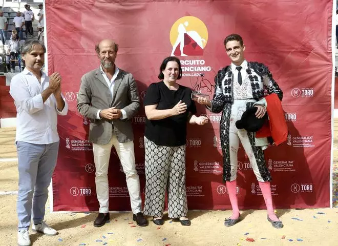 Borja Escudero gana en Villena el circuito valenciano de novilladas
