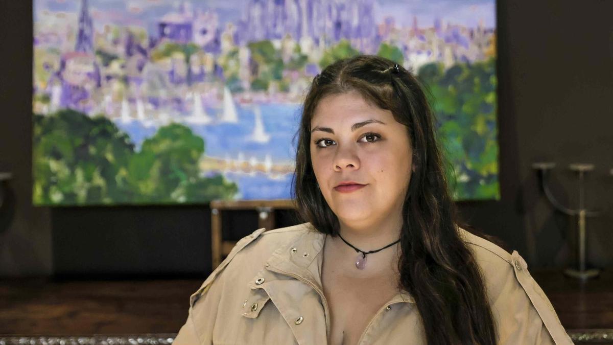 Nerea Royo, madre de una niña de 7 años, busca una sitio para vivir para ambas a un precio asequible