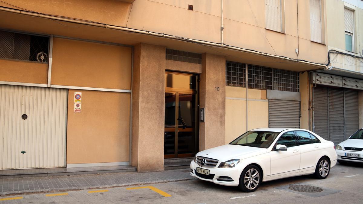 El número 10 de l&#039;avinguda de Barcelona de Sant Joan Despí on van tenir lloc els fets