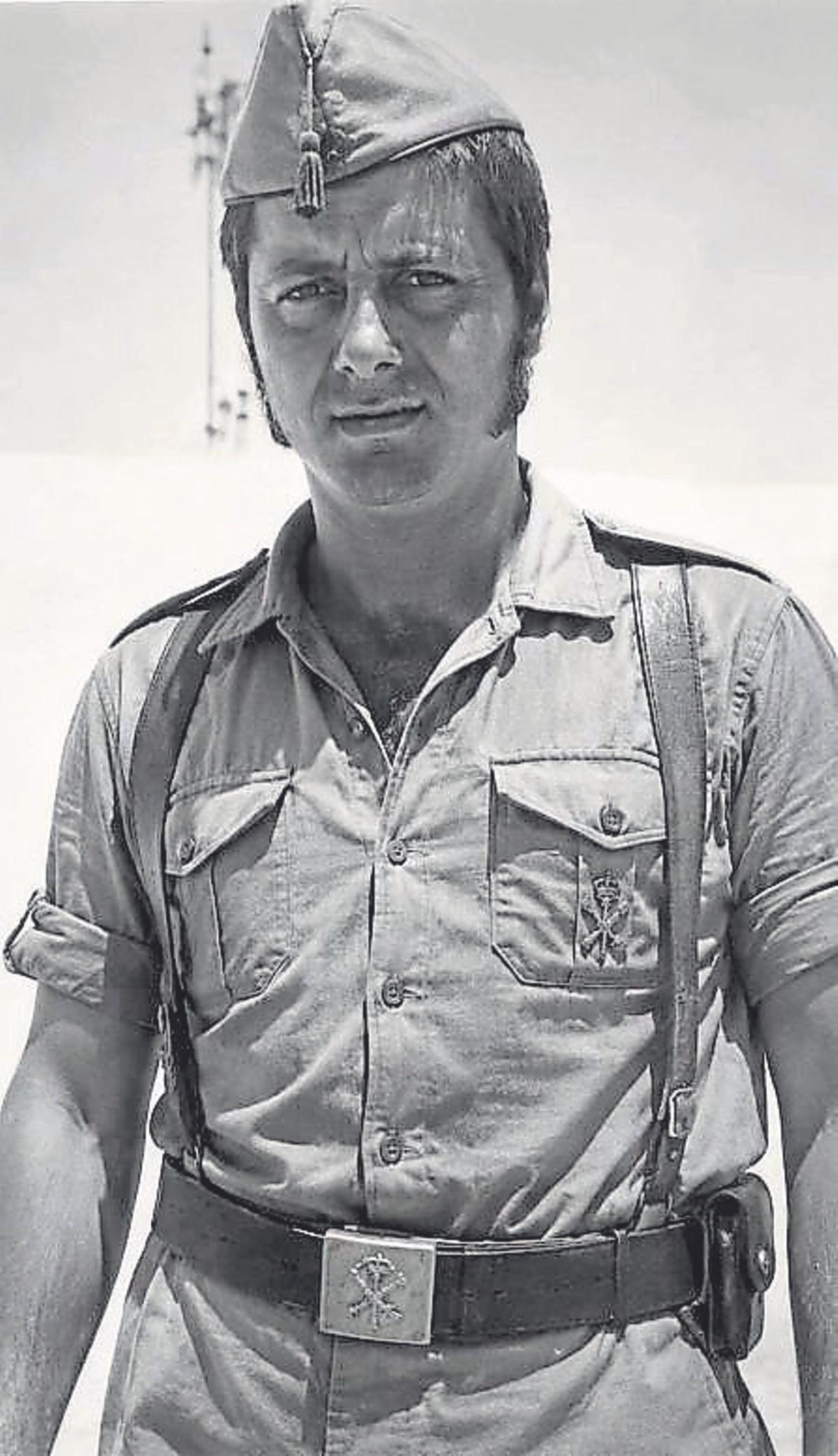 Jorge Colomar amb l'uniforme de legionari