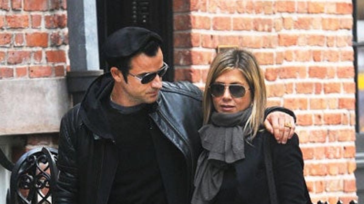 Justin Theroux felicita a Jennifer Aniston pero no va a su cumpleaños