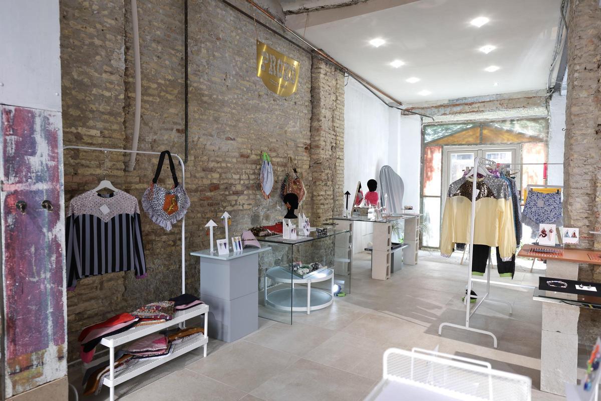 La nueva tienda Proko se ubica en un histórico local en la calle Agustina de Aragón de Zaragoza.