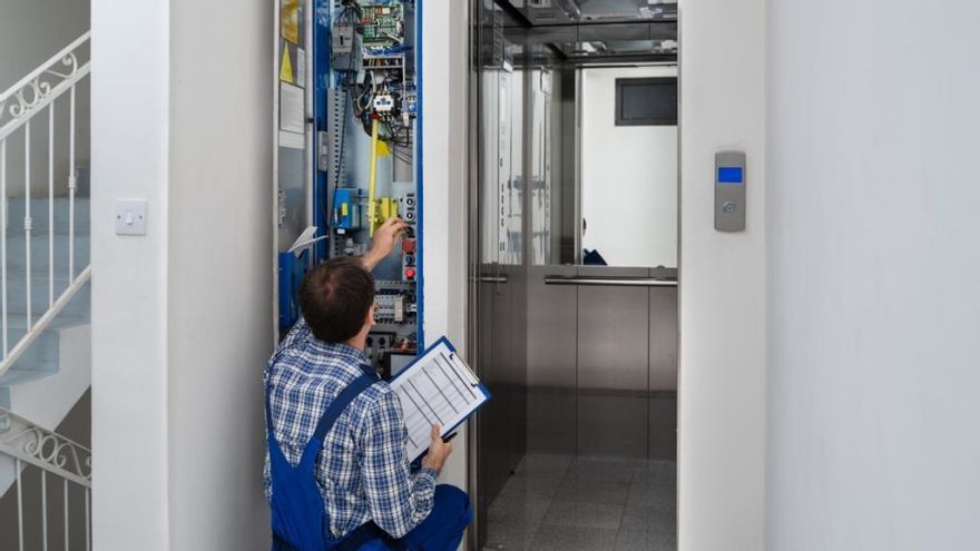 Vimcorsa destina 1,2 millones en ayudas para la instalación de ascensores en Córdoba en 2025 y 2026