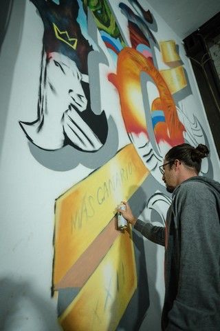 Proceso de elaboración del mural del periódico El Día/La Opinión de Tenerife por el Día de Canarias