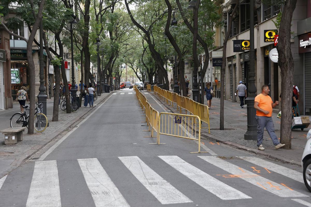 El tramo de la señera vía de València ya está vallada.