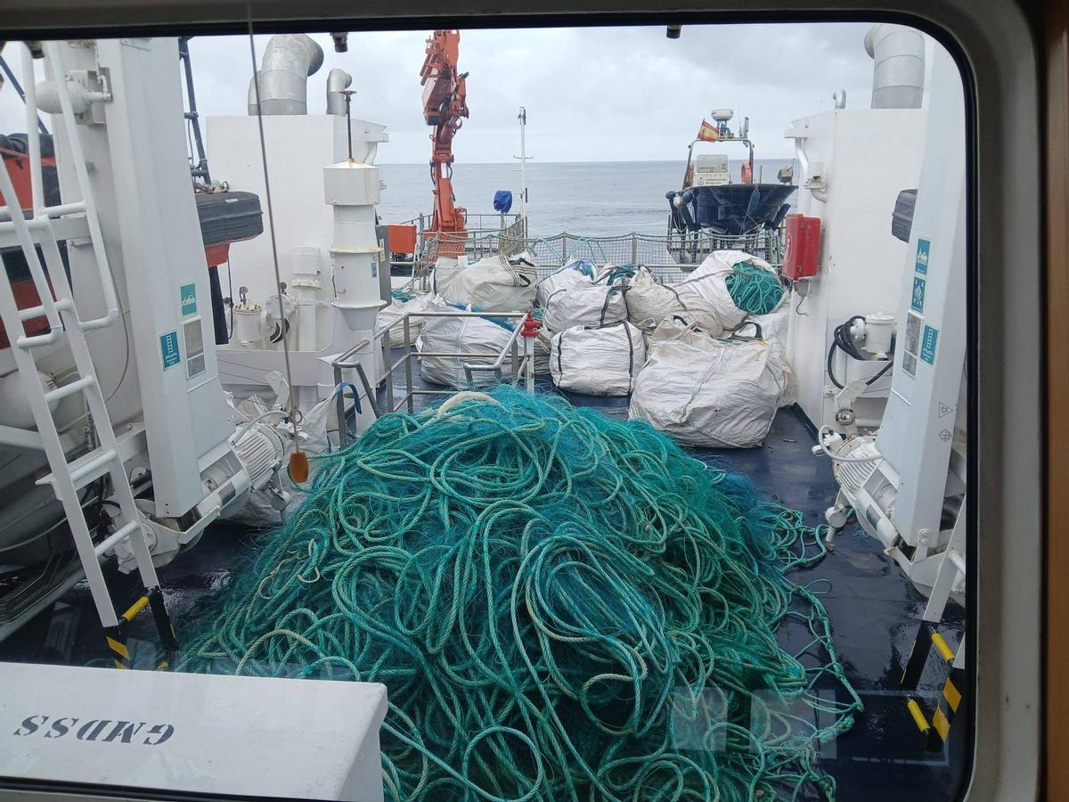 Las impactantes imágenes del cuaderno de bitácora de los 'pescadores' de furtivos