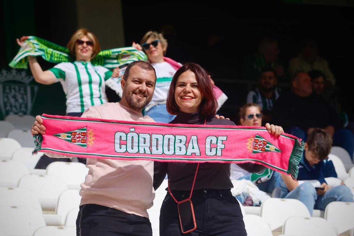 Córdoba CF-Granada | Las imágenes de la afición en El Arcángel