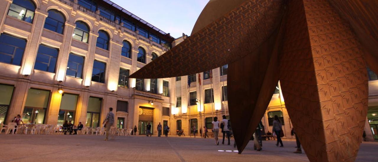 Plaza del Campus de Alcoy de la Politécnica, cuya ampliación está programada.