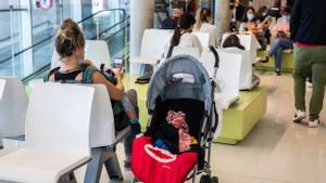 L’onada de bronquiolitis obliga els sanitaris a doblar torns en ucis i urgències pediàtriques