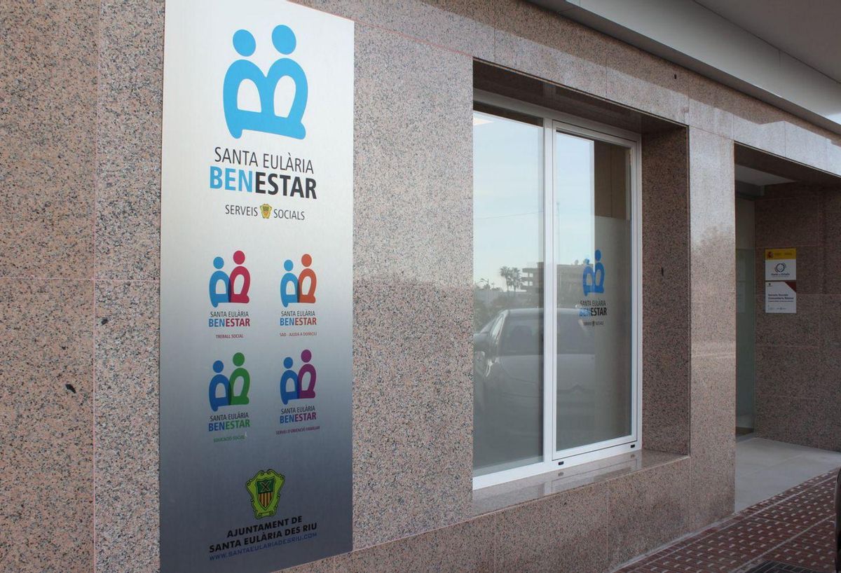 Parte de la fachada del local alquilado para las dependencias de Bienestar Social. | D. I.