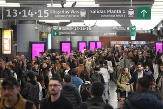 Renfe mantiene suprimidas las conexiones ferroviarias de Madrid con Badajoz, Cádiz, Galicia y Salamanca