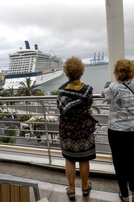 CRUICEROS EN EL PUERTO