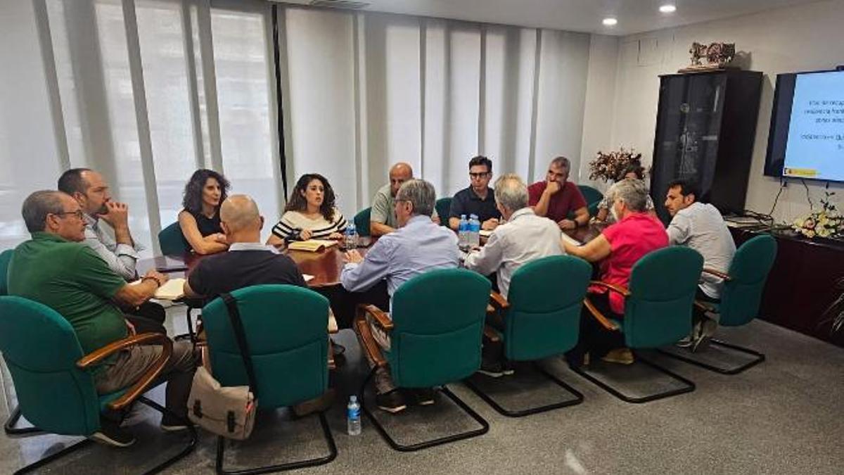 Reunión de los alcaldes con José María Ángel por el proyecto del barranco de la Saleta.