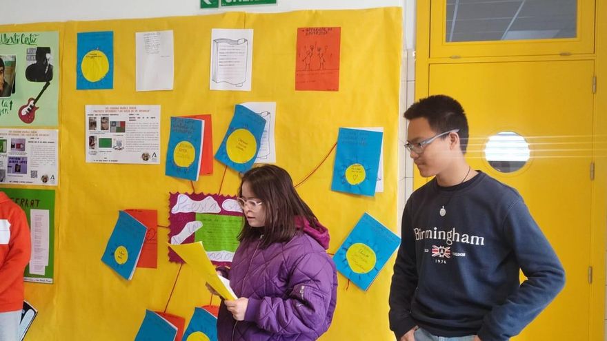 Los centros educativos celebran el 28F para fortalecer la identidad cultural