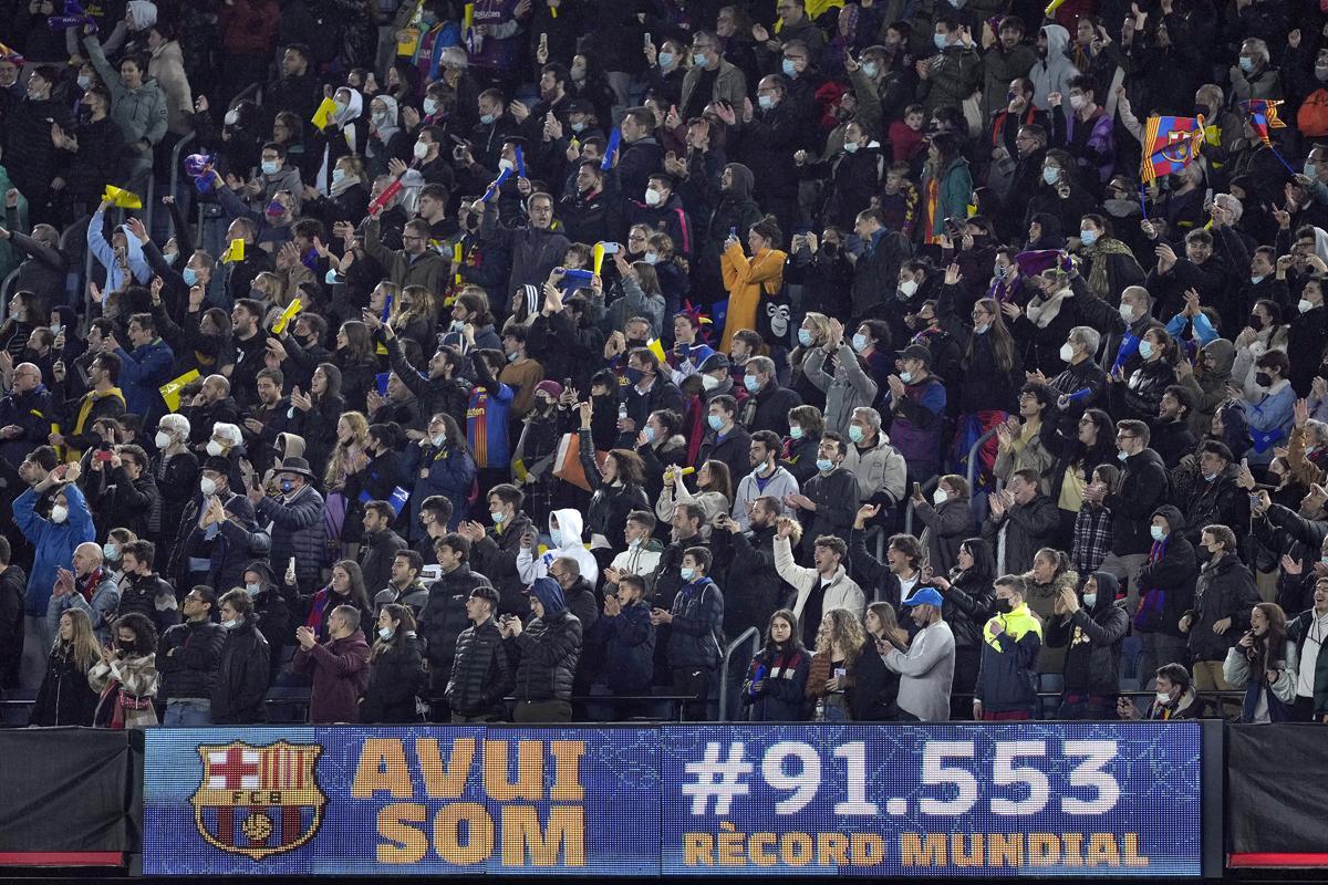 Marcador del Camp Nou con el récord absoluto de asistencia en un partido femenino al superar las 90.195 que acudieron a la final del Mundial 1999 entre Estados Unidos y China