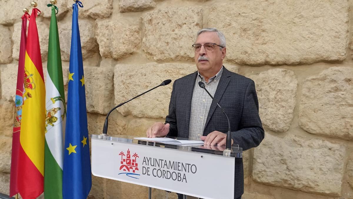 El concejal del PSOE José Rojas, hoy en la rueda de prensa.