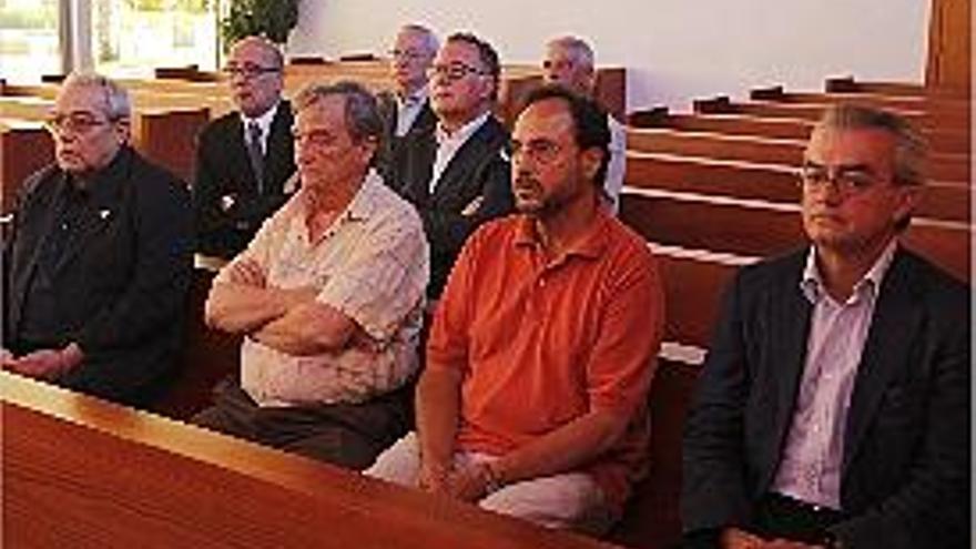 Asistentes al homenaje de ayer a Vidal.