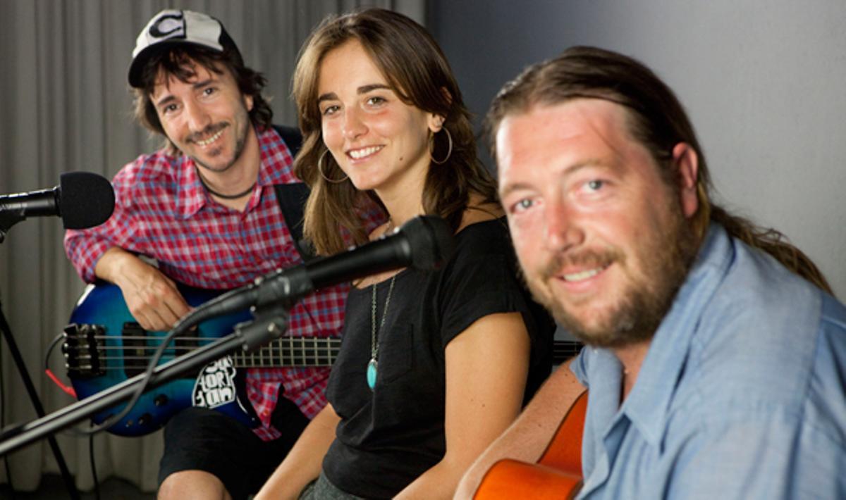 Calima interpreta el seu tema Suspiro en acústic.