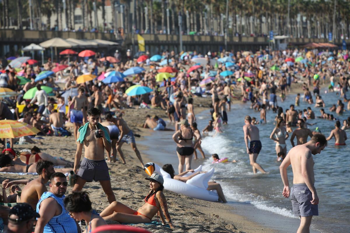 Comienzan los calores de verano en Barcelona. Autor: Ricard Cugat.