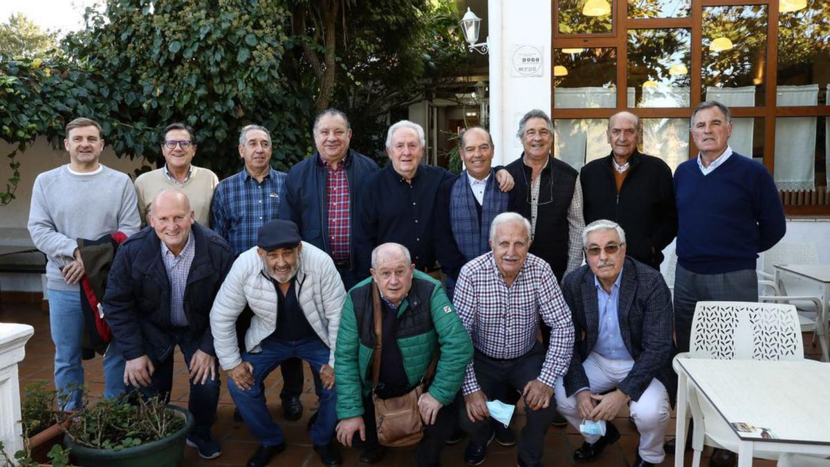 Reunión de jugadores de los 70 del Atlético Camocha | JUAN PLAZA