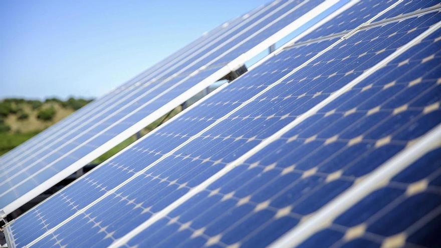 Casi uno de cada tres hogares con placas solares tiene instaladas baterías para almacenar energía y maximizar su ahorro