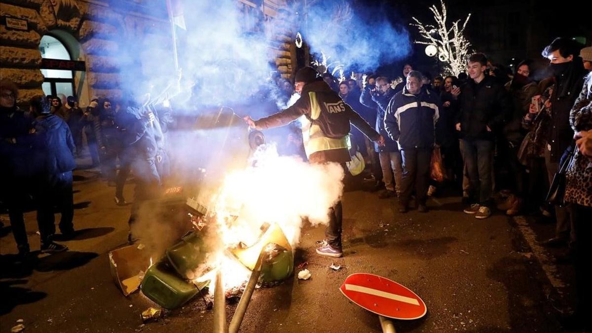 Protesta frente al Parlamento húngaro en Budapest.