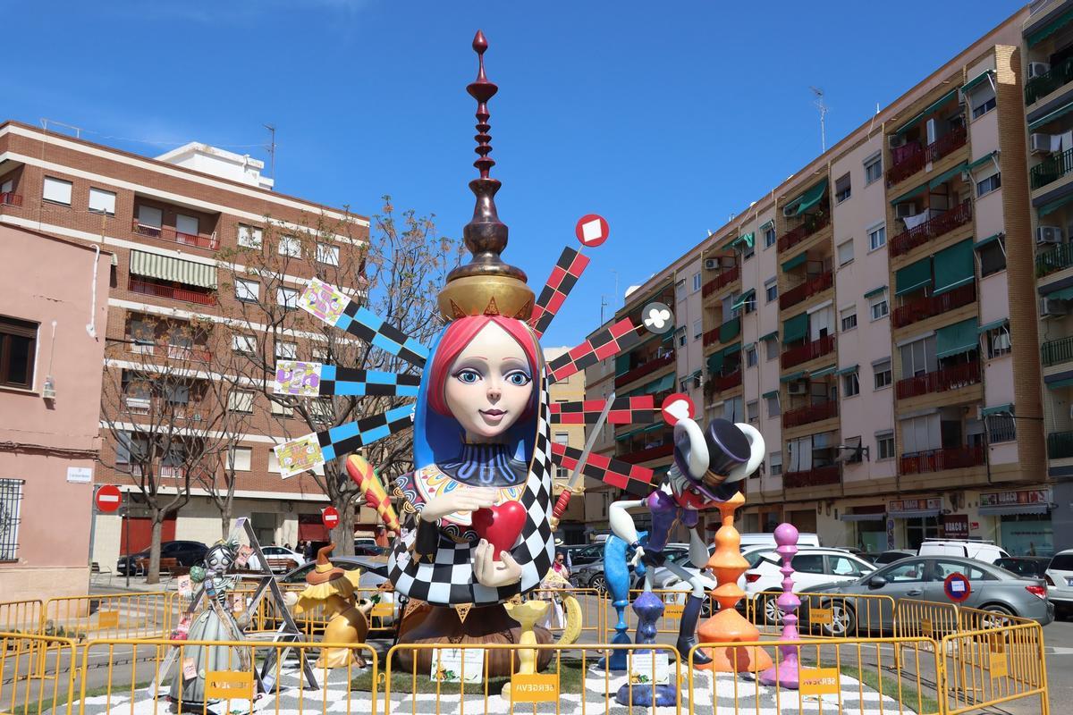 En joc, la falla de Sant Antoni que aborda la ludopatía