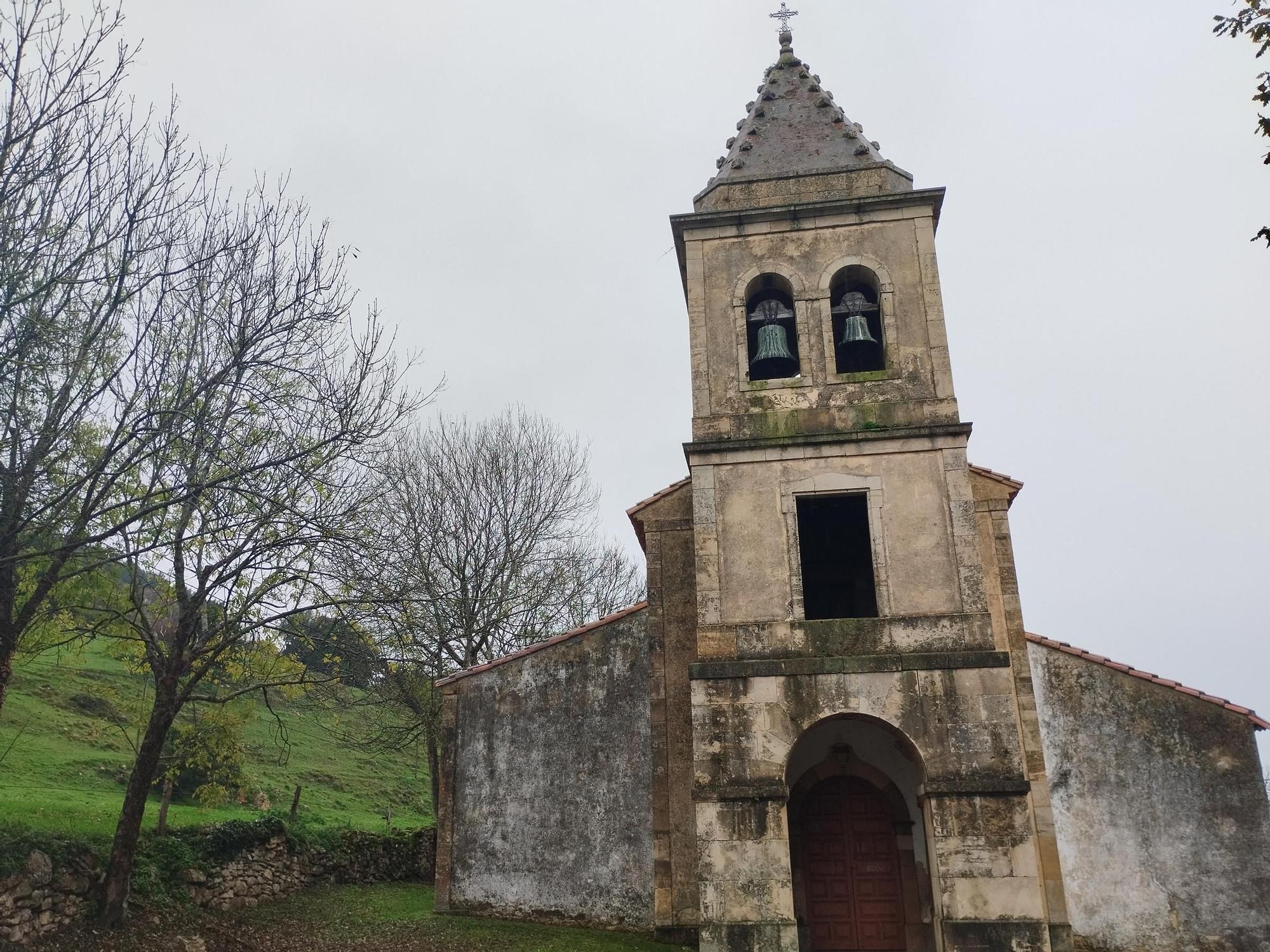 Villardeveyo, tierra ferroviaria y minera que esconde una celosía prerrománica