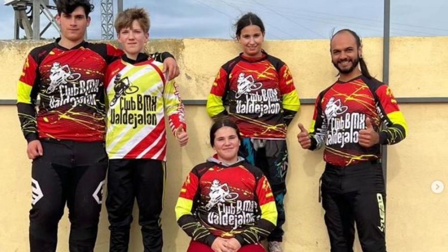 Los riders del Club BMX Valdejalón lograron excelentes resultados en el trofeo de Navidad.  | SERVICIO ESPECIAL