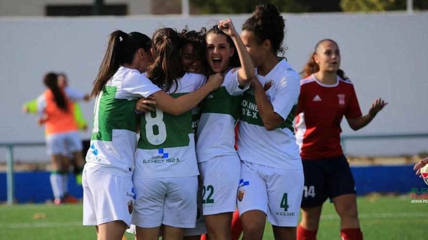 Las jugadoras del Elche celebran un gol en Aldaia