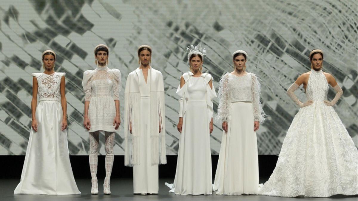 Modelos de Jesús Peiró, en la pasada edición de la Barcelona Bridal Fashion Week.