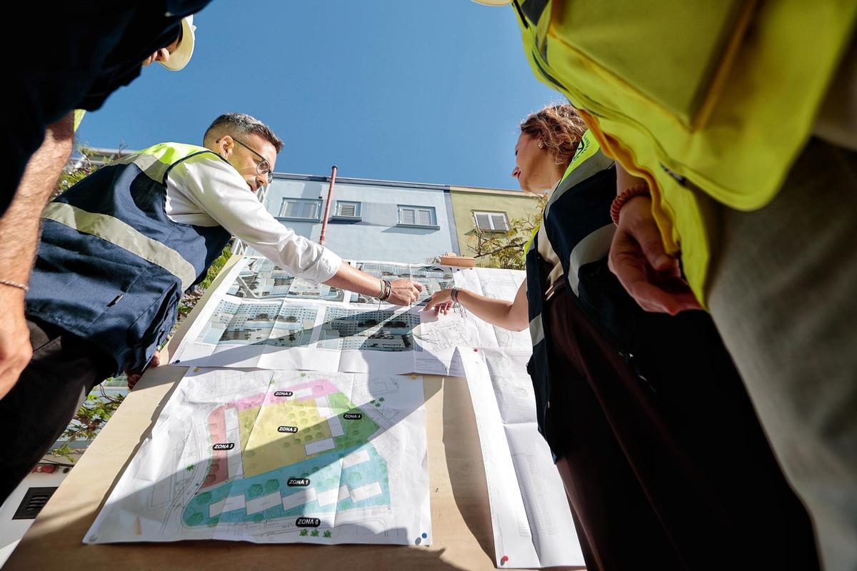Obras de accesibilidad en la plaza de las Mil Viviendas de La Salud