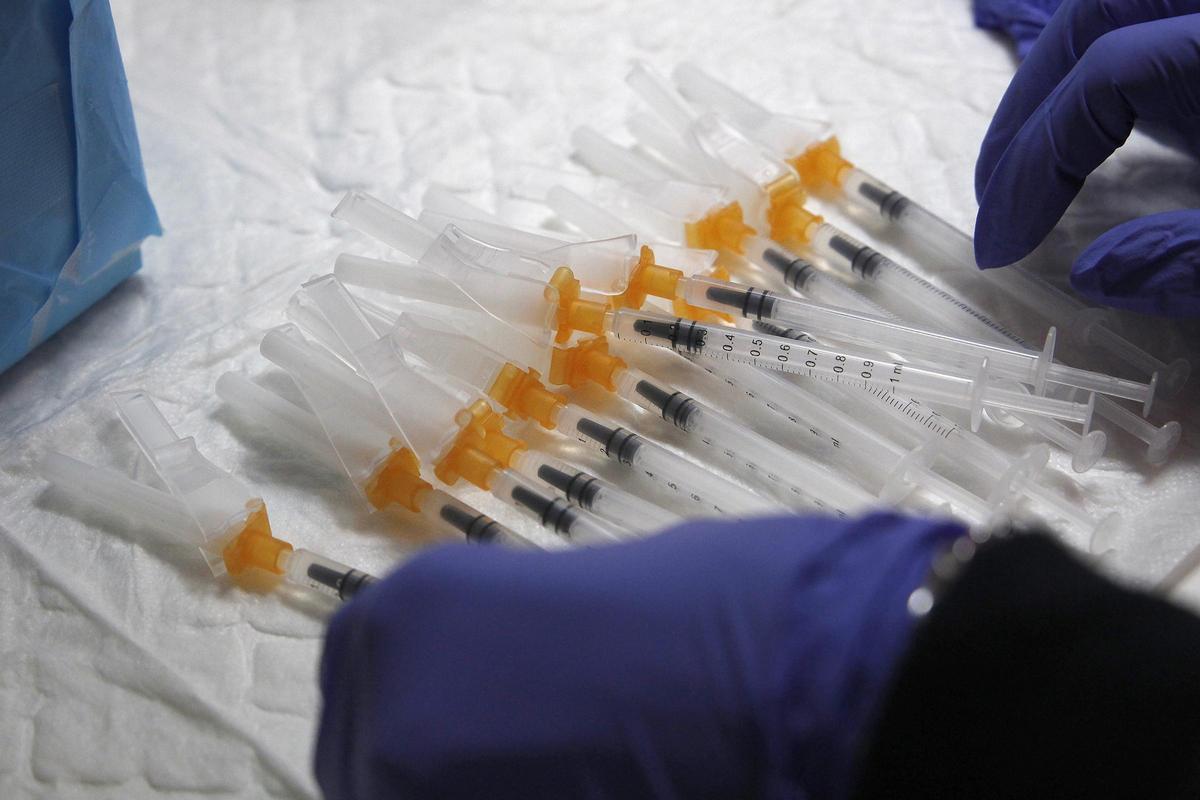 Varias jeringuillas.